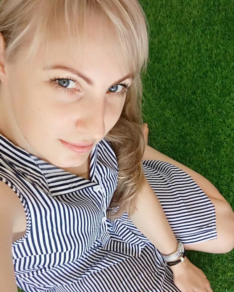  15916594  Elena, 40 ,    