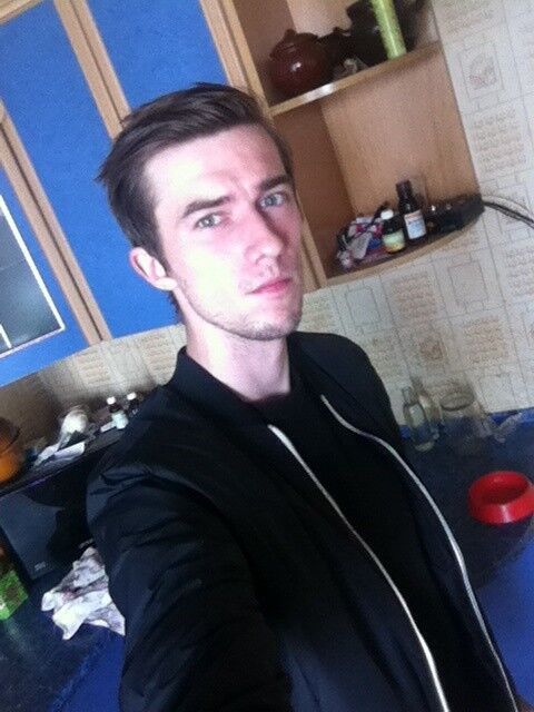  10435104  , 37 ,    -