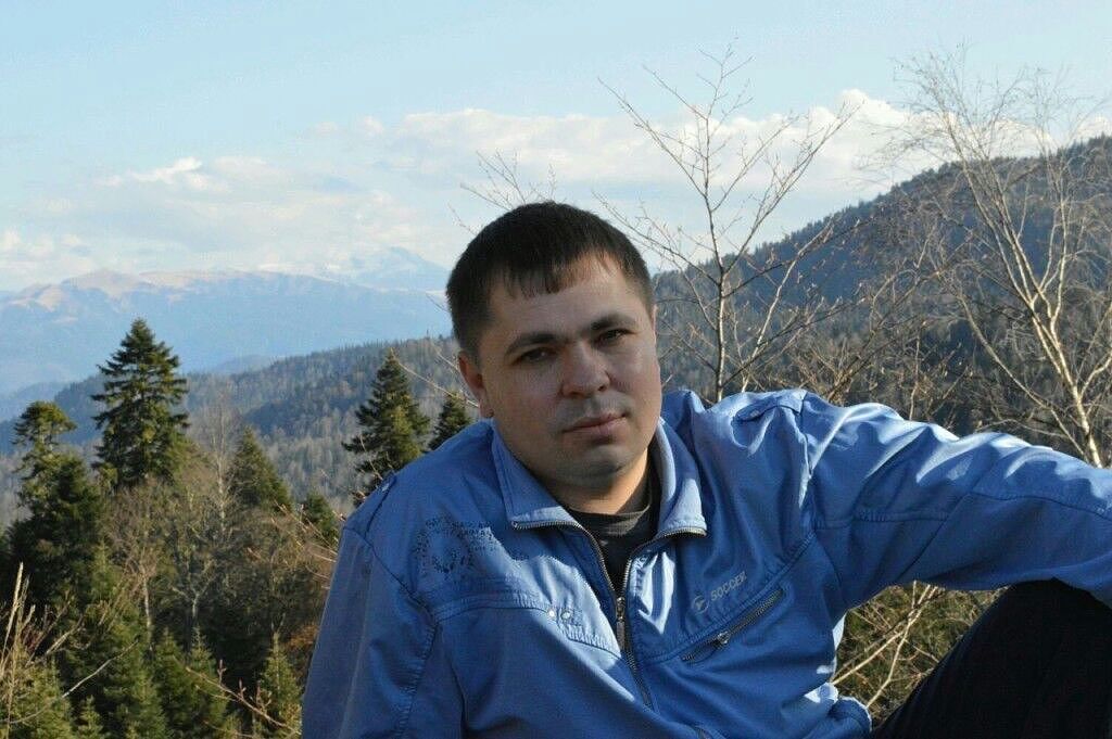  --,   , 42 ,   