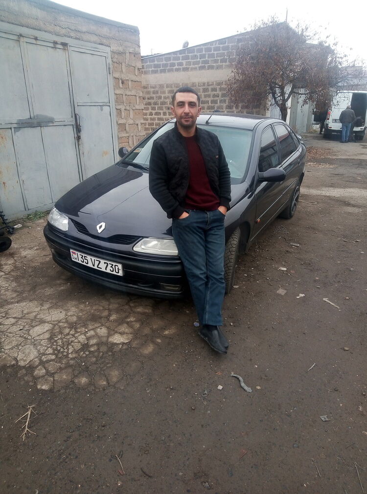  18437704  Edgar, 38 ,    