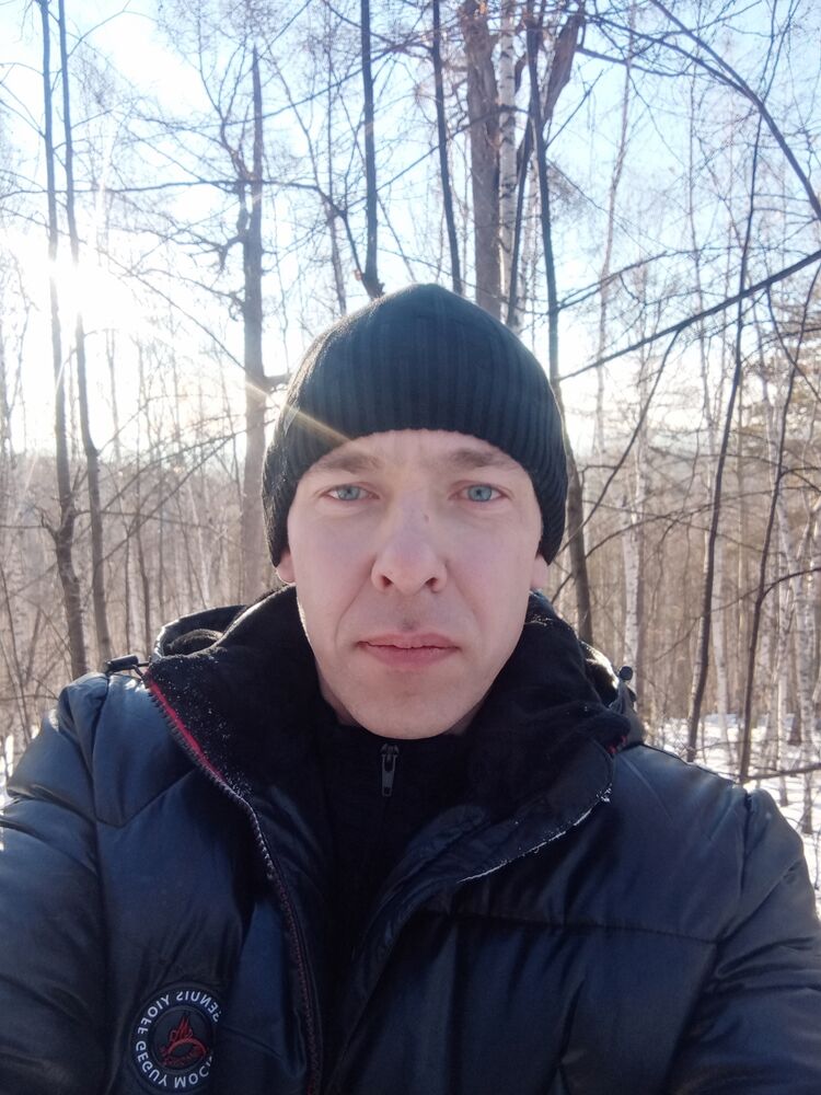  27926724  Daniil, 40 ,    