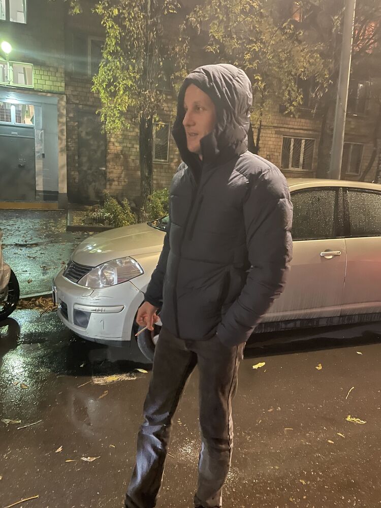  27357884  Elyorbek, 41 ,    