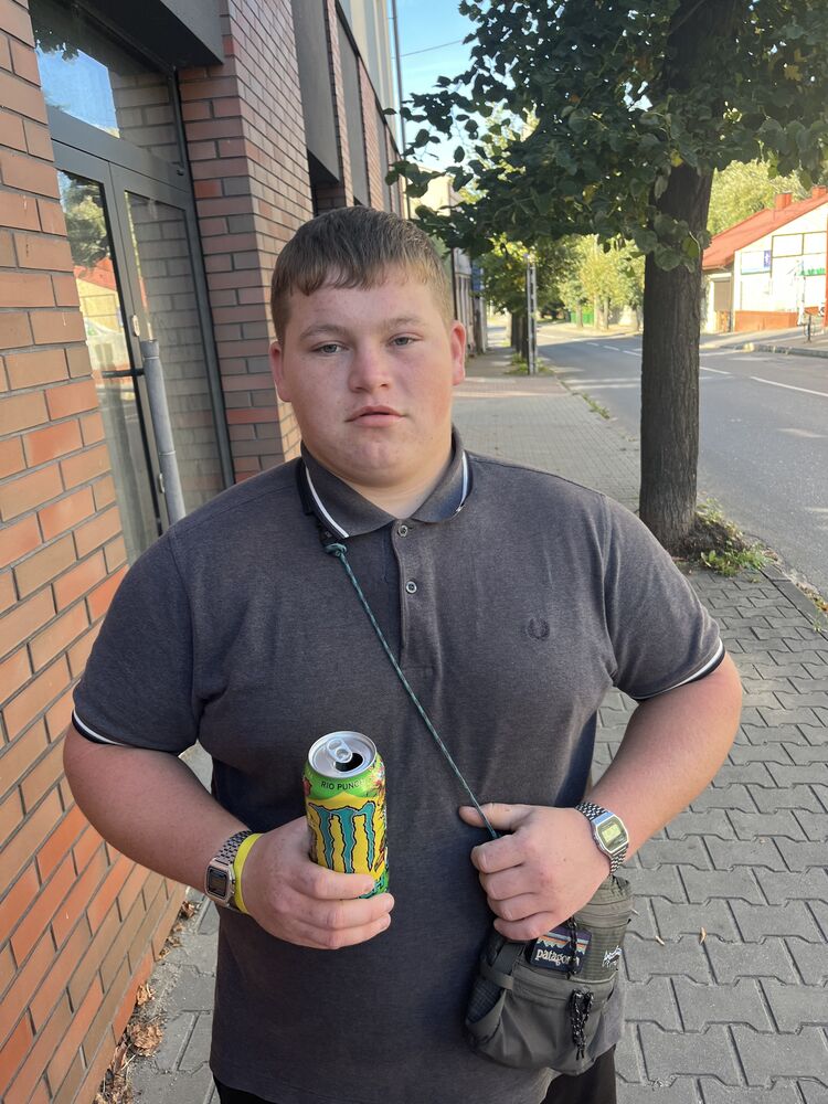  53859704  Nikita, 19 ,    