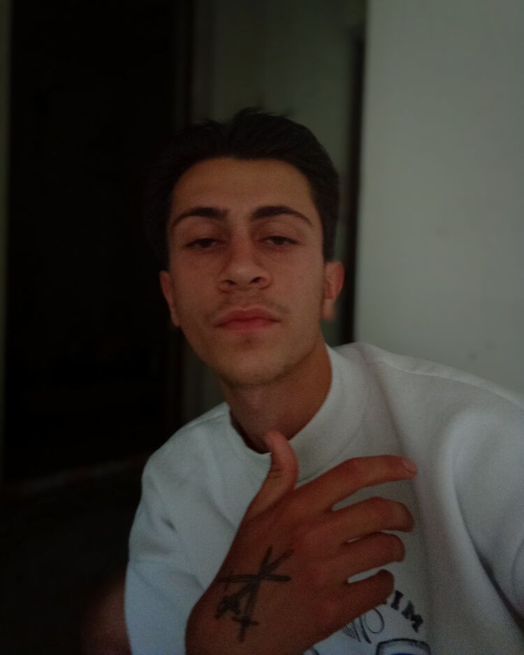  31652154  Dato, 22 ,    