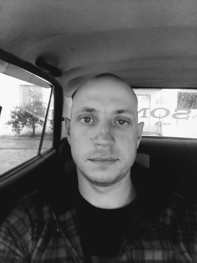  24210154  Aleksandr, 33 ,    -