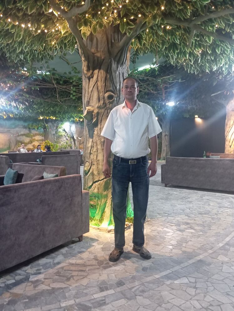  52955444  Elcin, 47 ,    