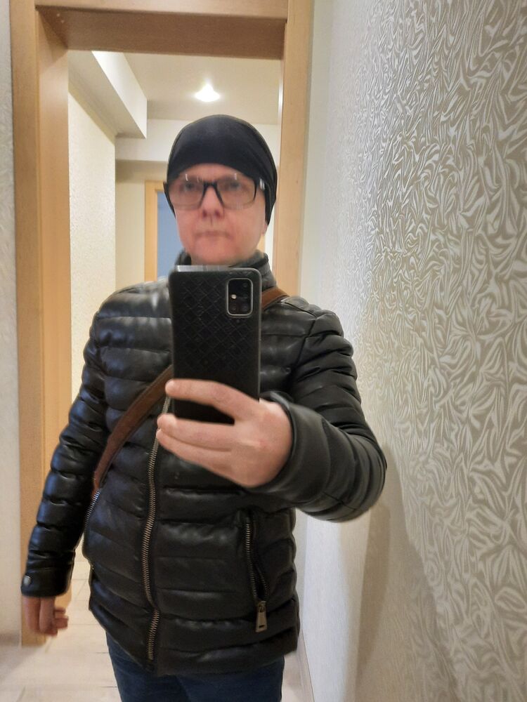  53894394  PAVEL, 39 ,    