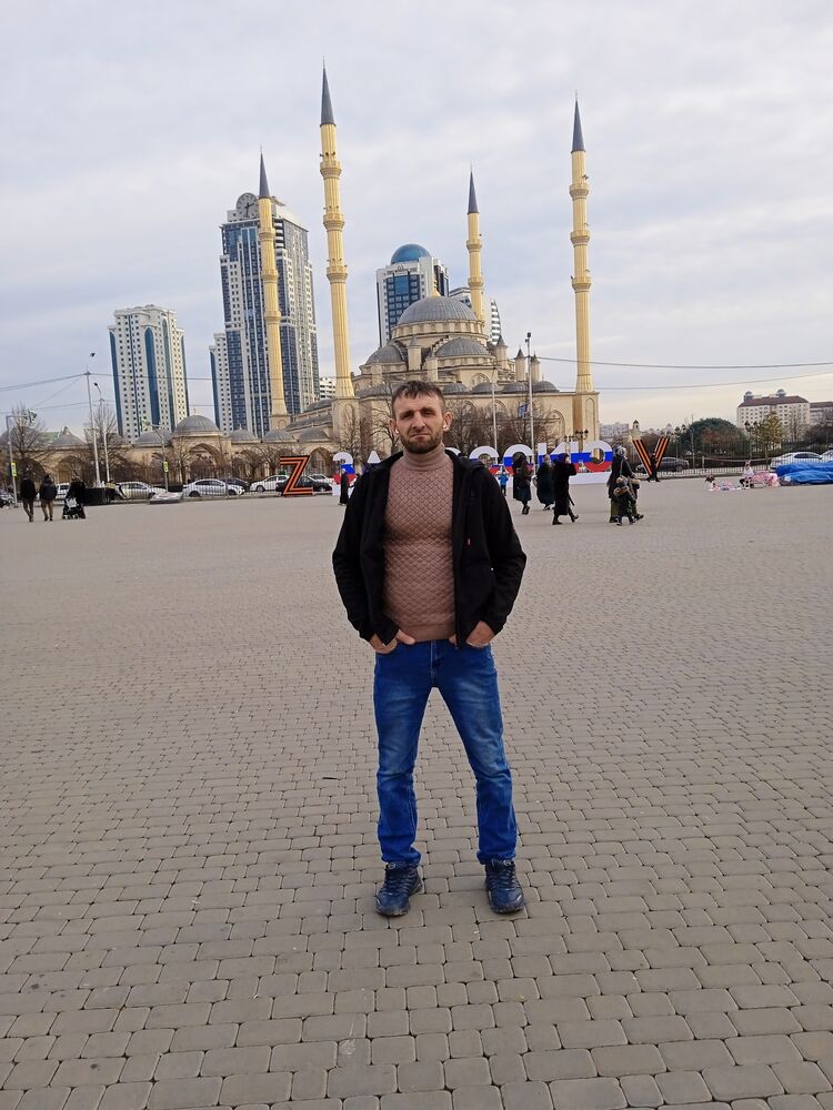  ,   Hamza, 43 ,   ,   , c , 