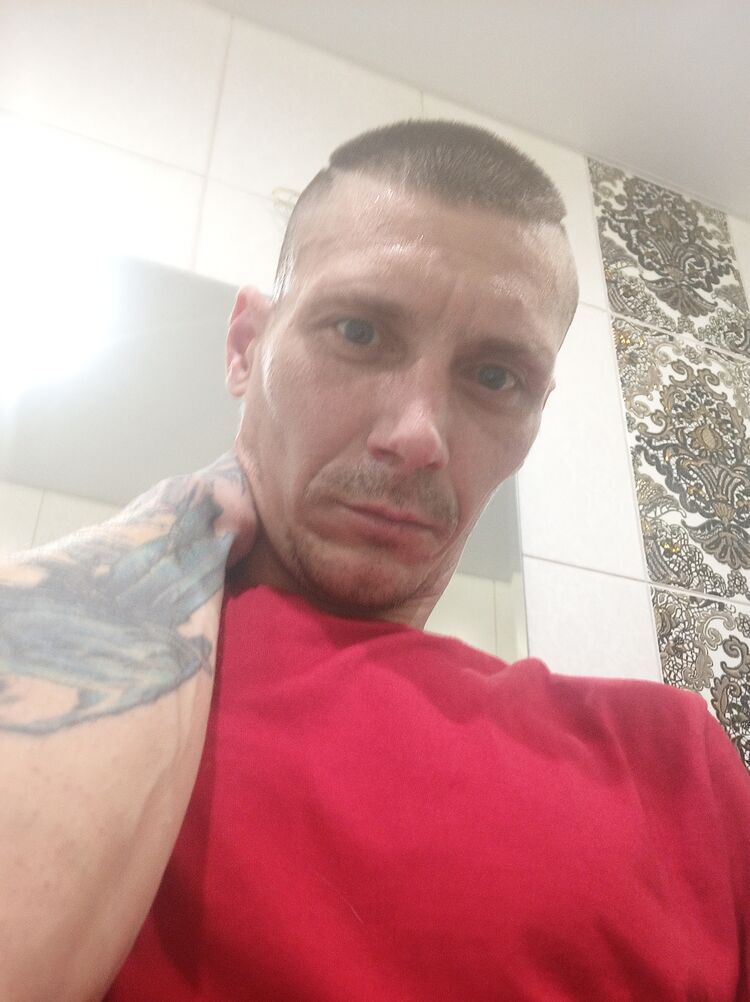  22614624  Evgeni, 39 ,    