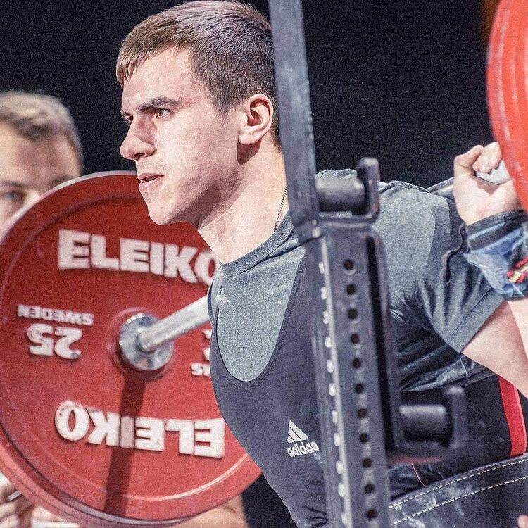  53044044  , 28 ,    -