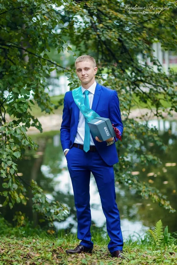  -,   Anton, 31 ,   ,   