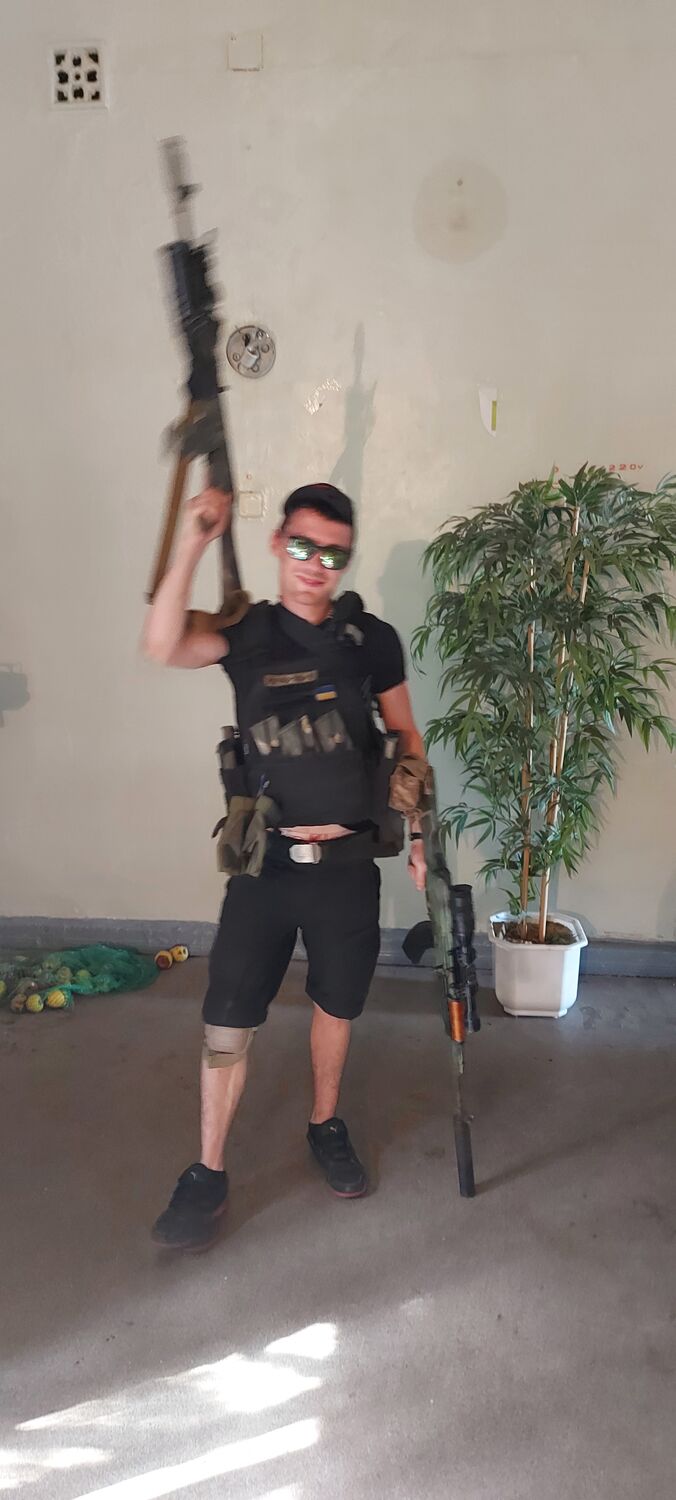  28969204  Andree, 33 ,    