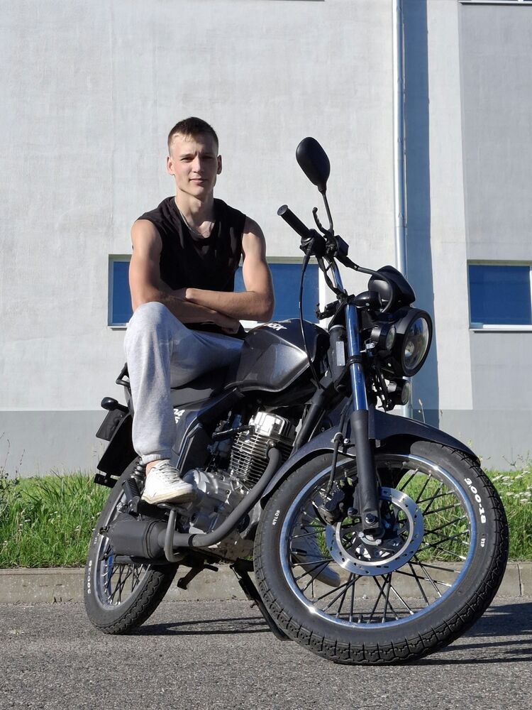  49561654  , 18 ,    