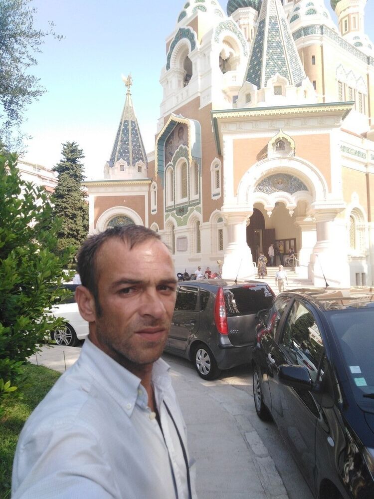  17478664  Andrei, 37 ,    Port Washington