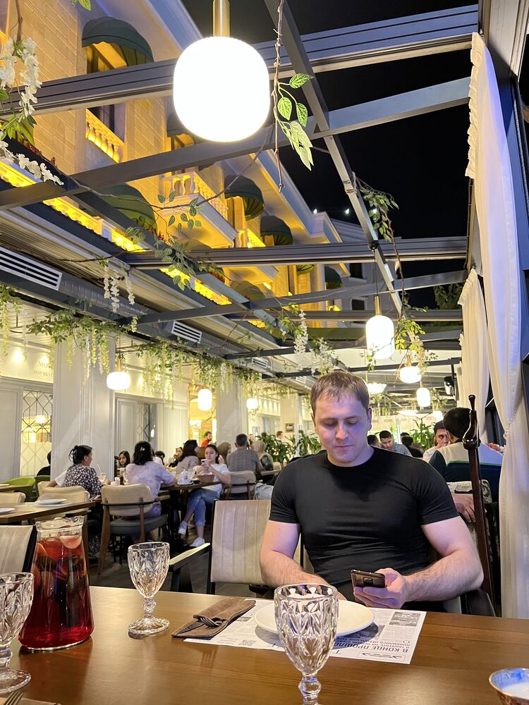  31519224  Davron, 34 ,    