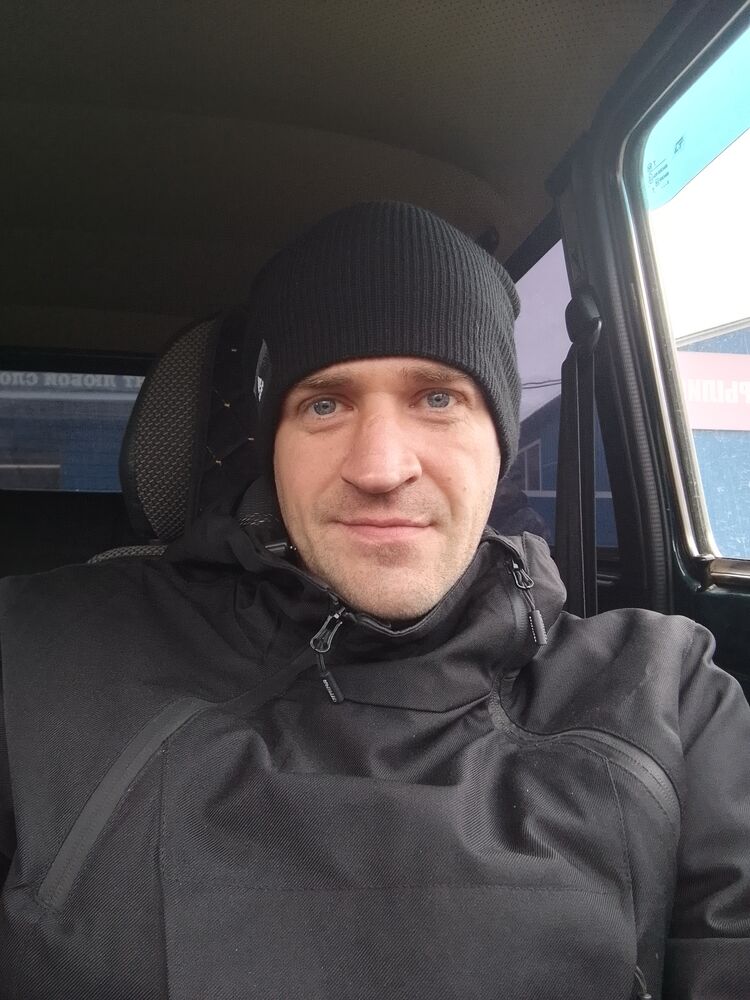  ,   Artem, 37 ,   ,   , c , 