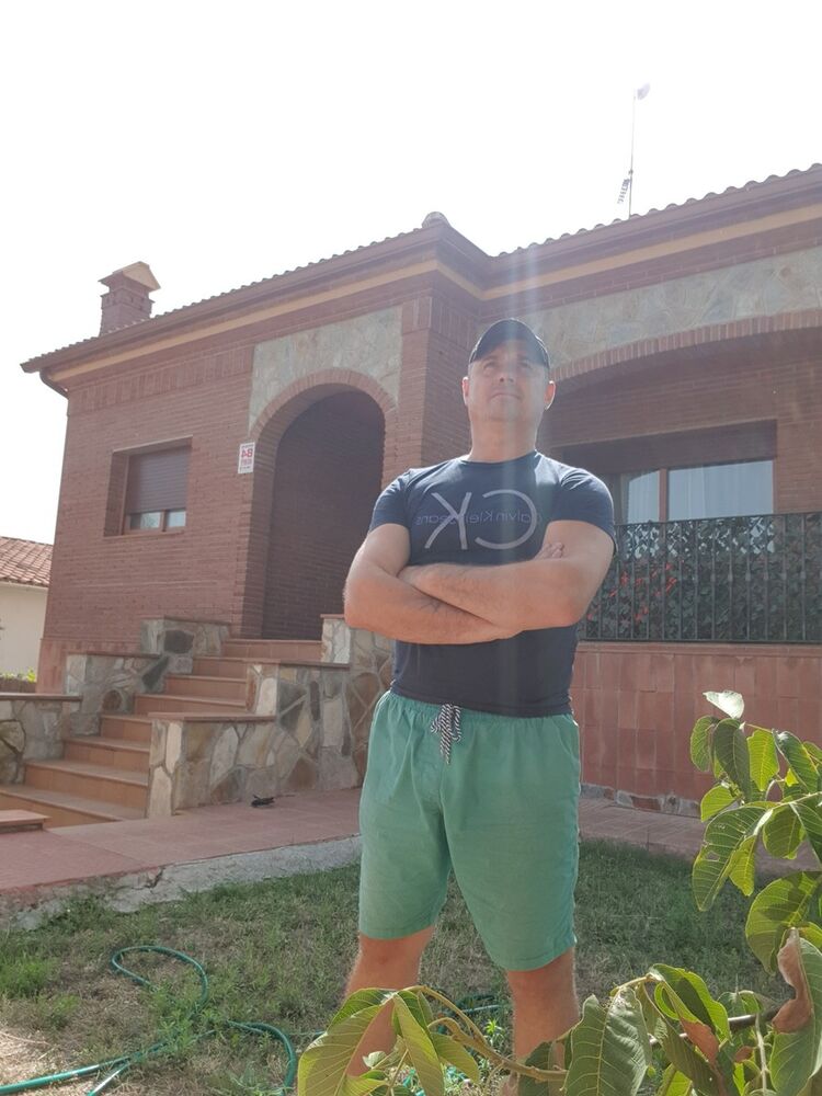   ,   Vasile, 52 ,     , c 