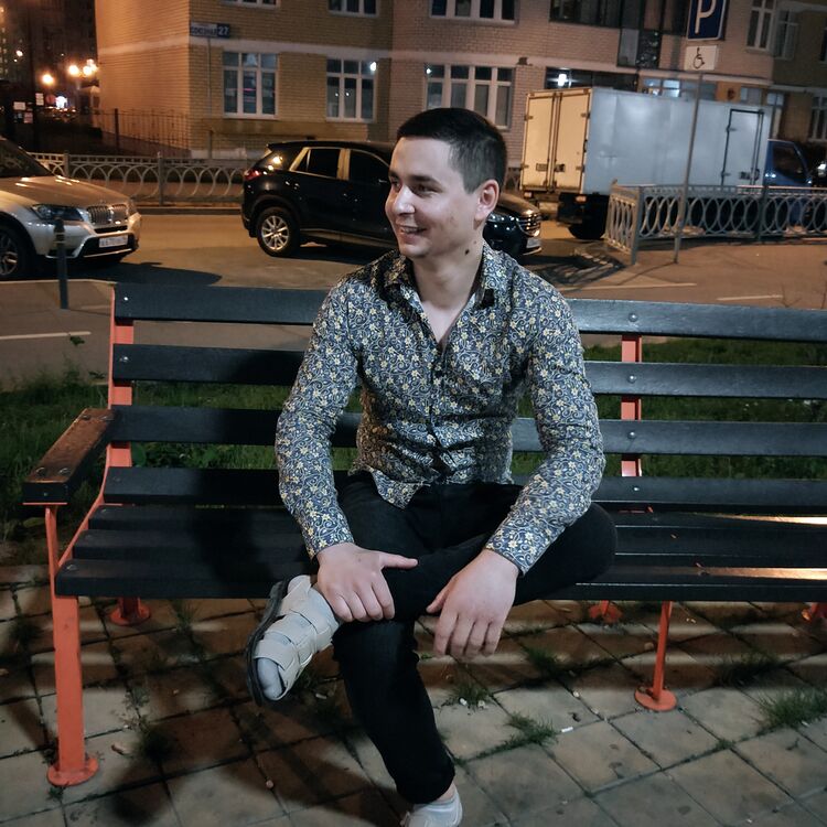  44643954  , 32 ,    -