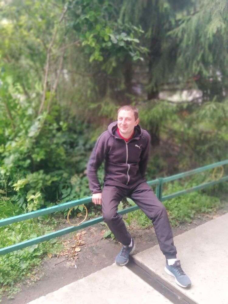 42522164  Denis, 41 ,    
