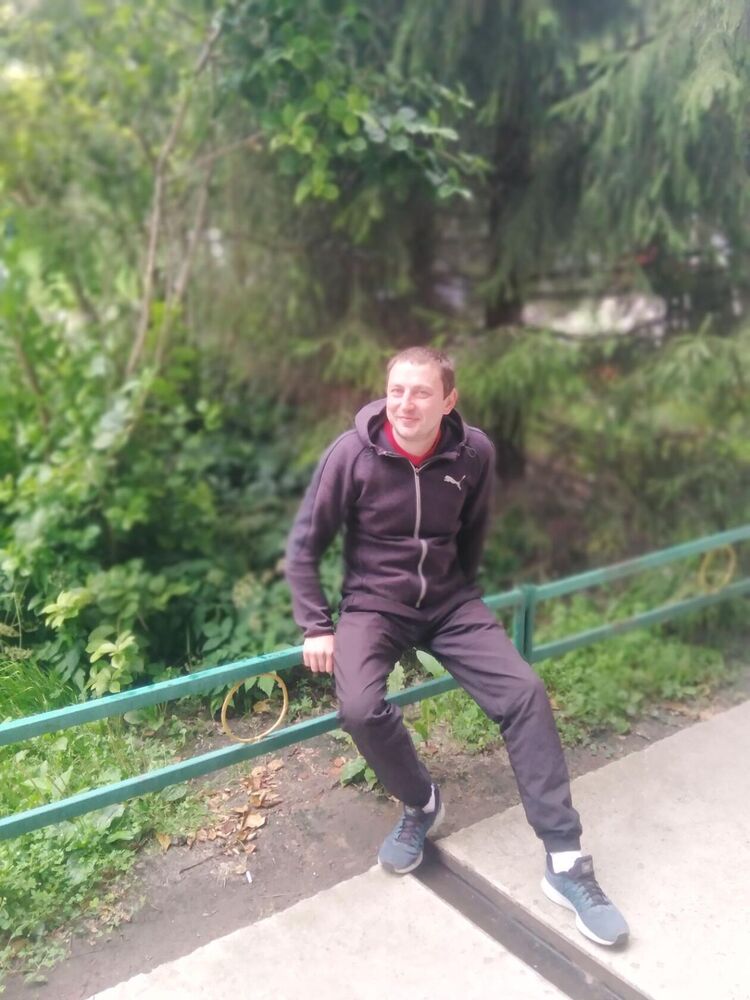  ,   Denis, 40 ,   