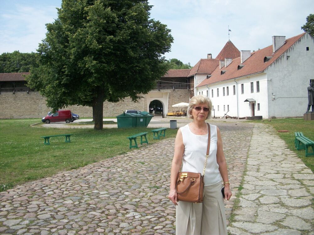  9978624  Galina, 70 ,    