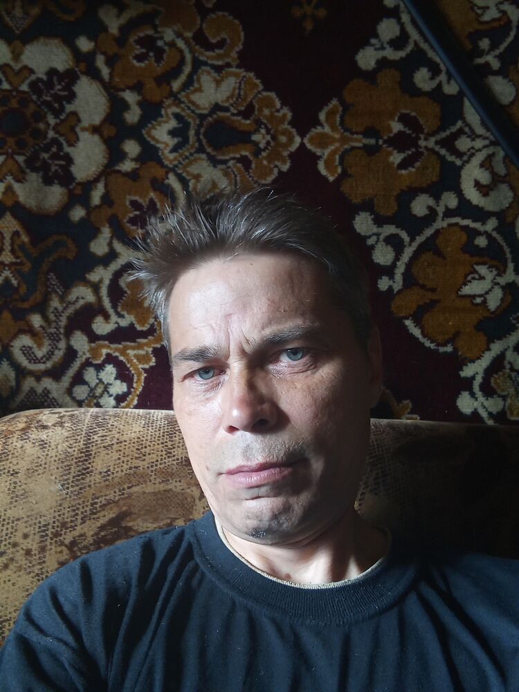  50428334  Maksim, 49 ,    