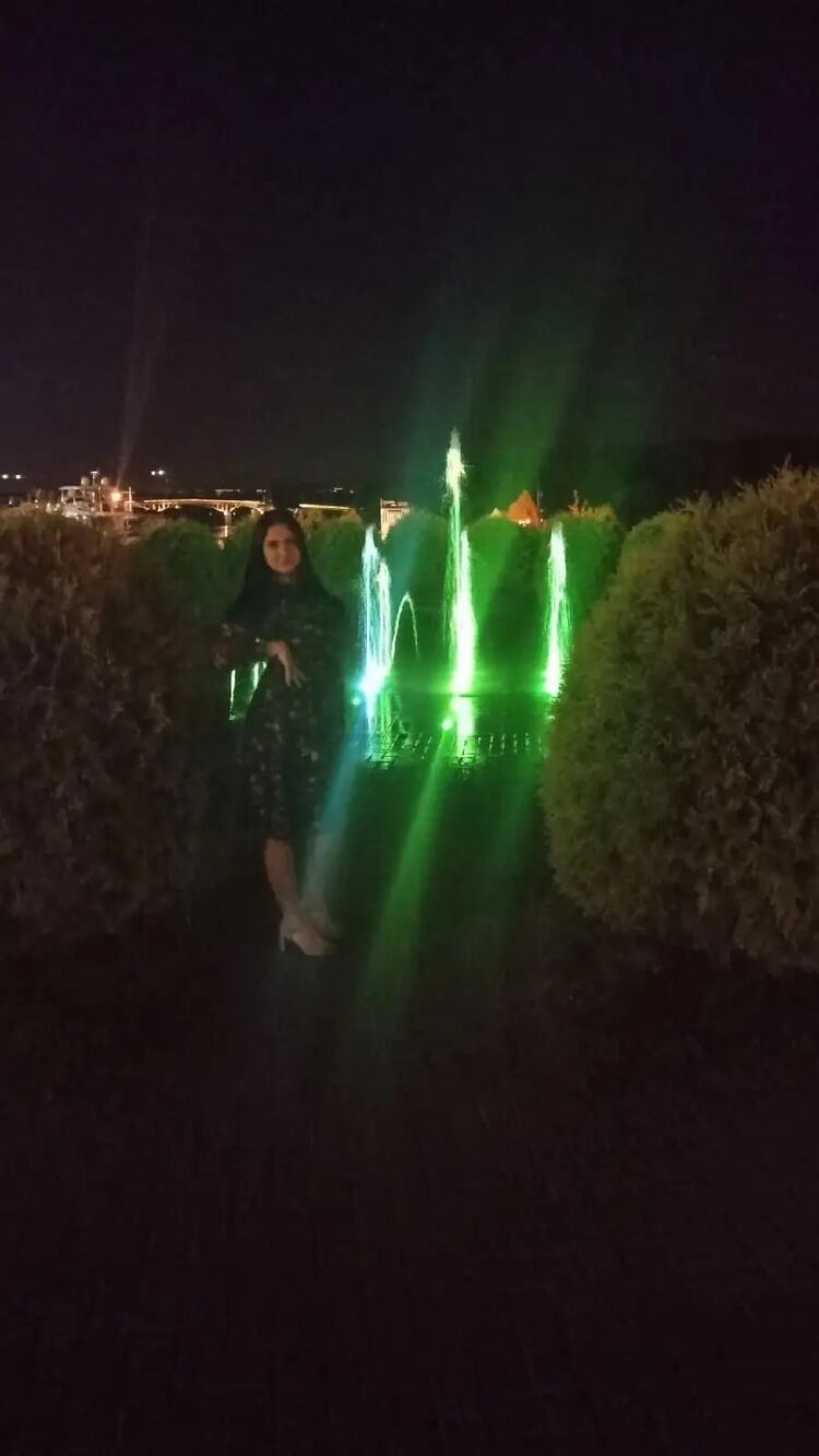  ,   Alexandra, 29 ,   ,   
