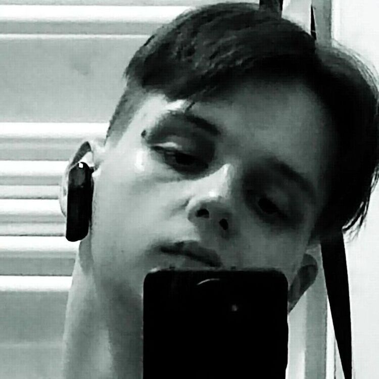  39356574  Daniel, 19 ,    Zielonka