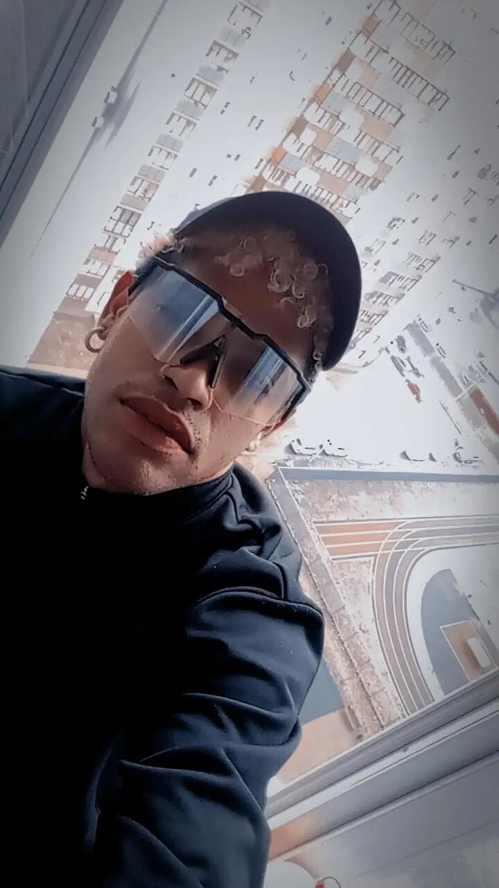  ,   Favian, 28 ,   ,   