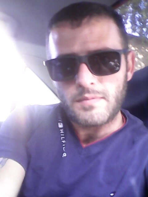  ,   Hayk, 39 ,  