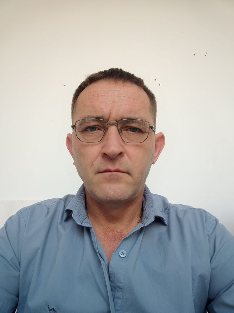  46525744  Igor, 51 ,    