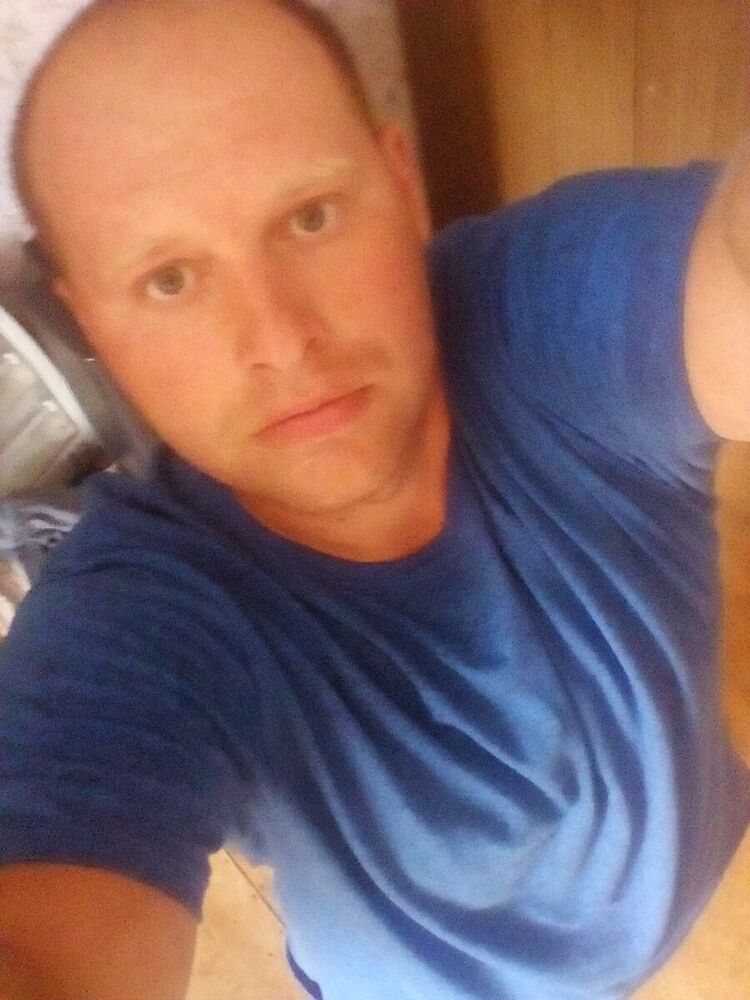  20823014  Andrey, 37 ,    