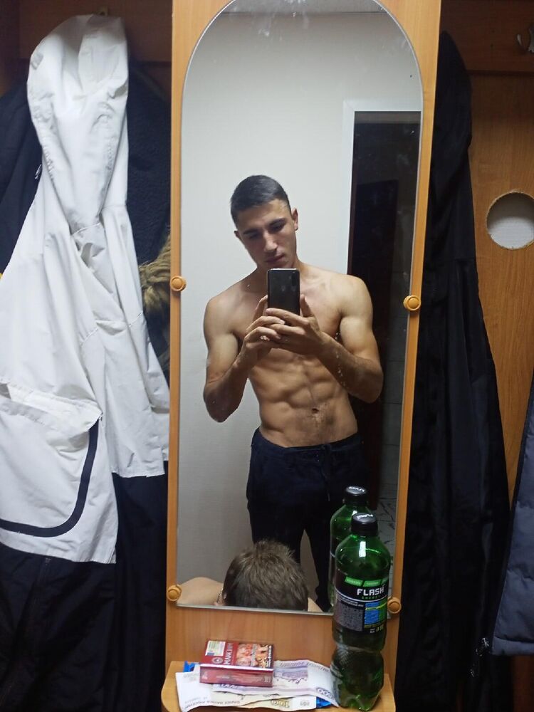  44639404  , 24 ,    