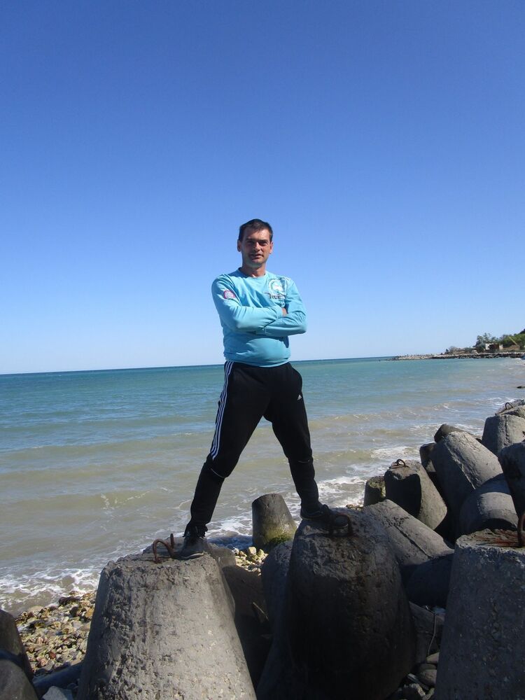  10948244  Ivan, 48 ,    