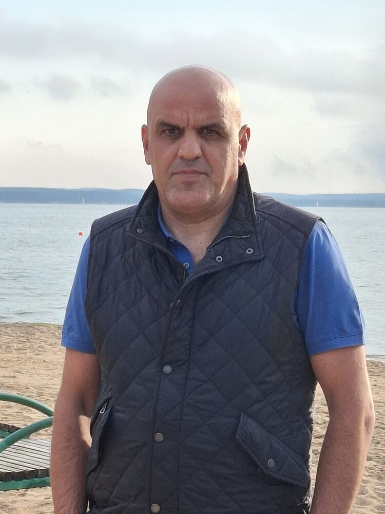  52633664  Arlan, 45 ,    