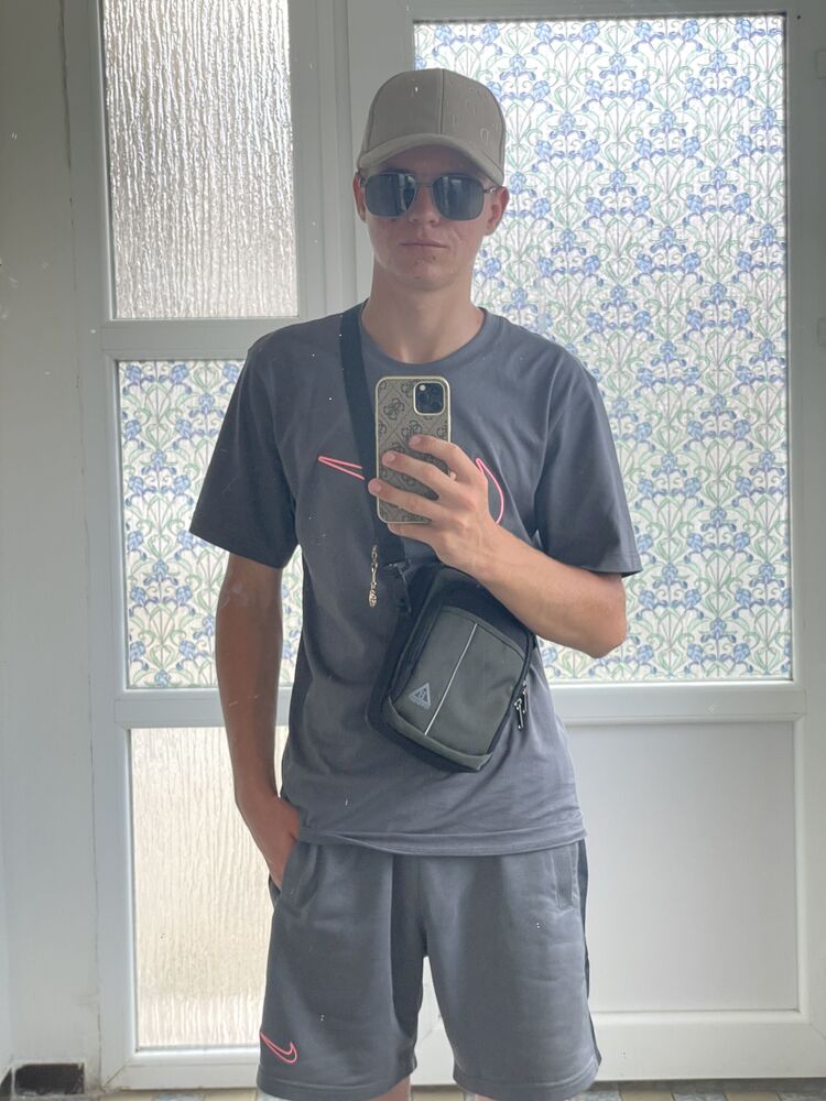  50302654  , 19 ,    Prostejov