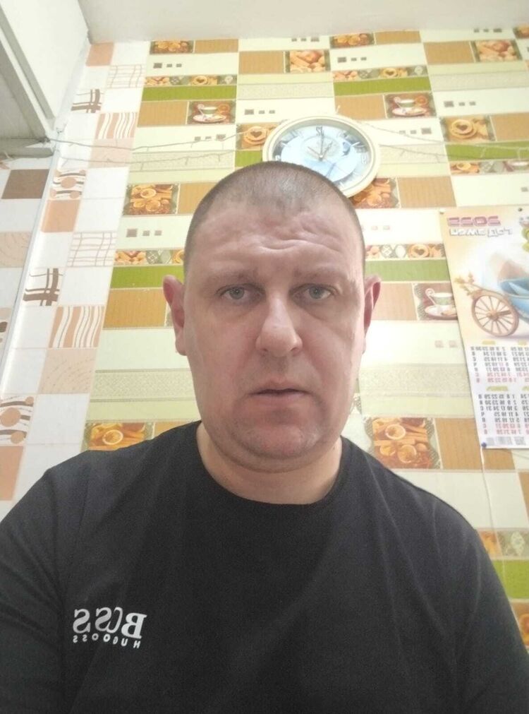  52690824  Maikl, 40 ,    