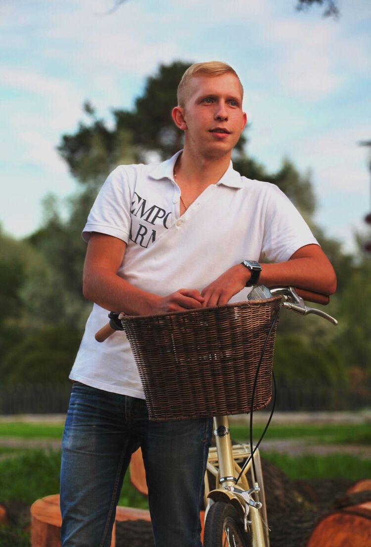  ,   Anton, 32 ,   ,   , c 