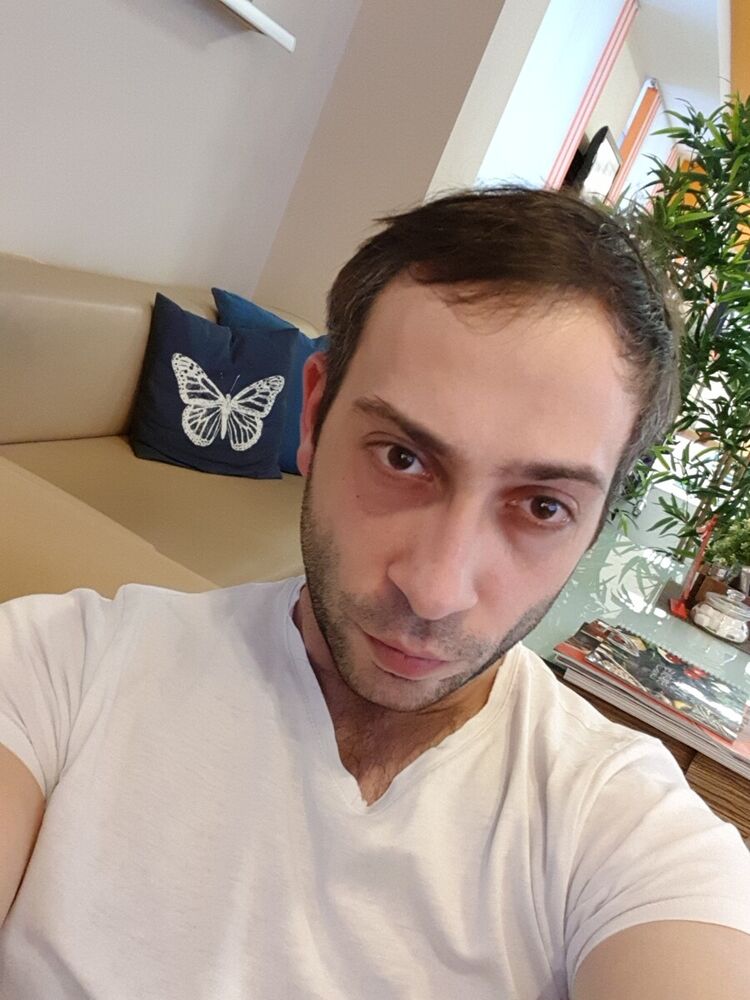  22497964  Aram, 39 ,    