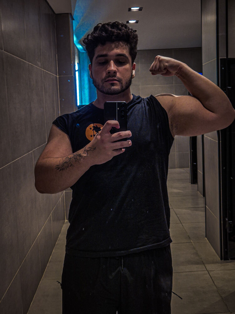  54559134  Enrico, 26 ,    -