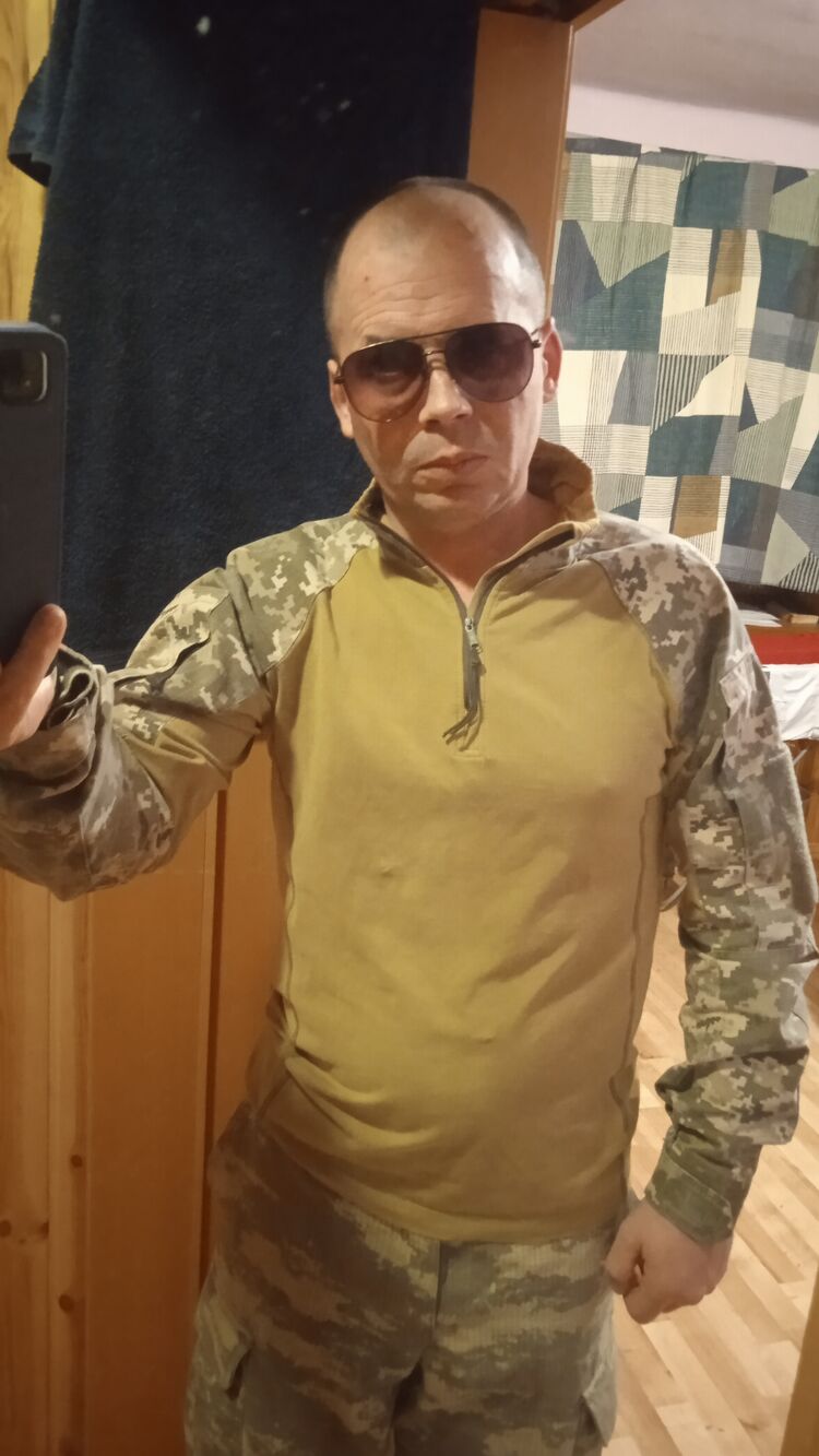  51976224  Zahar, 44 ,    