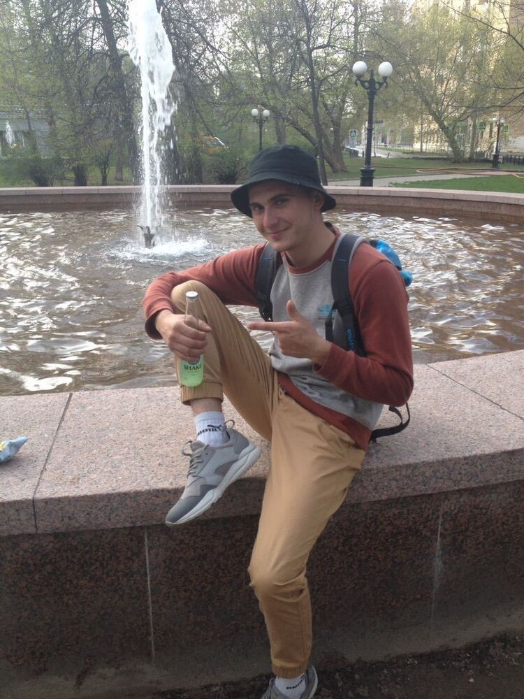  12509574  Pavel, 35 ,    
