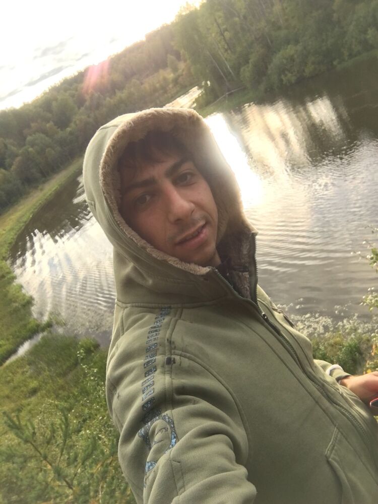  10768714  Roman, 33 ,    -