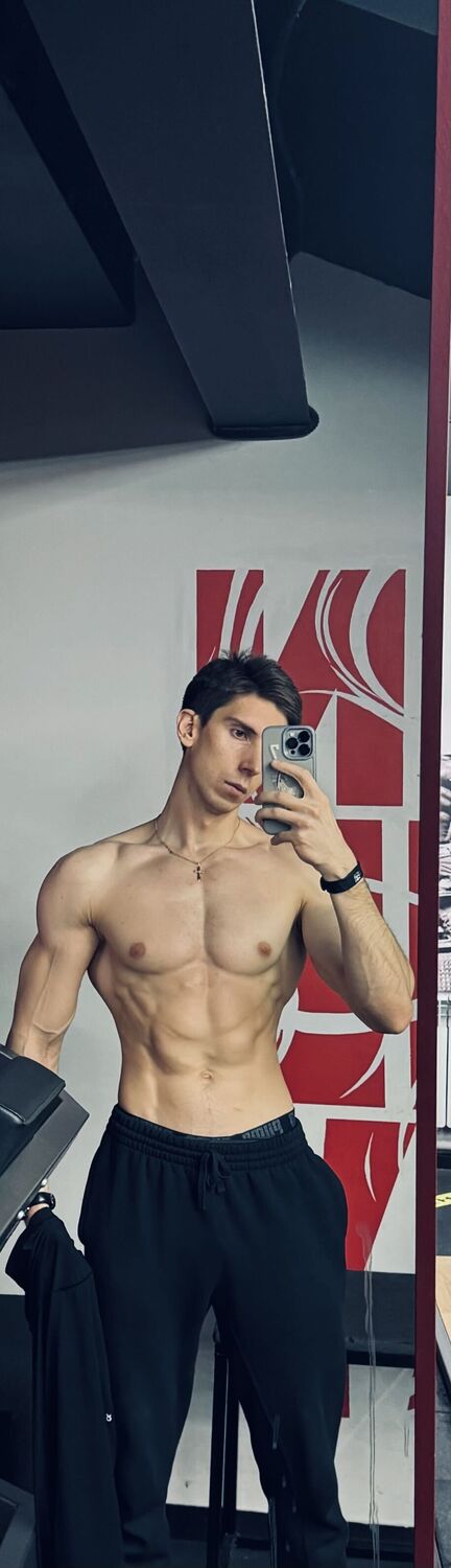  48269554  Denis, 28 ,    