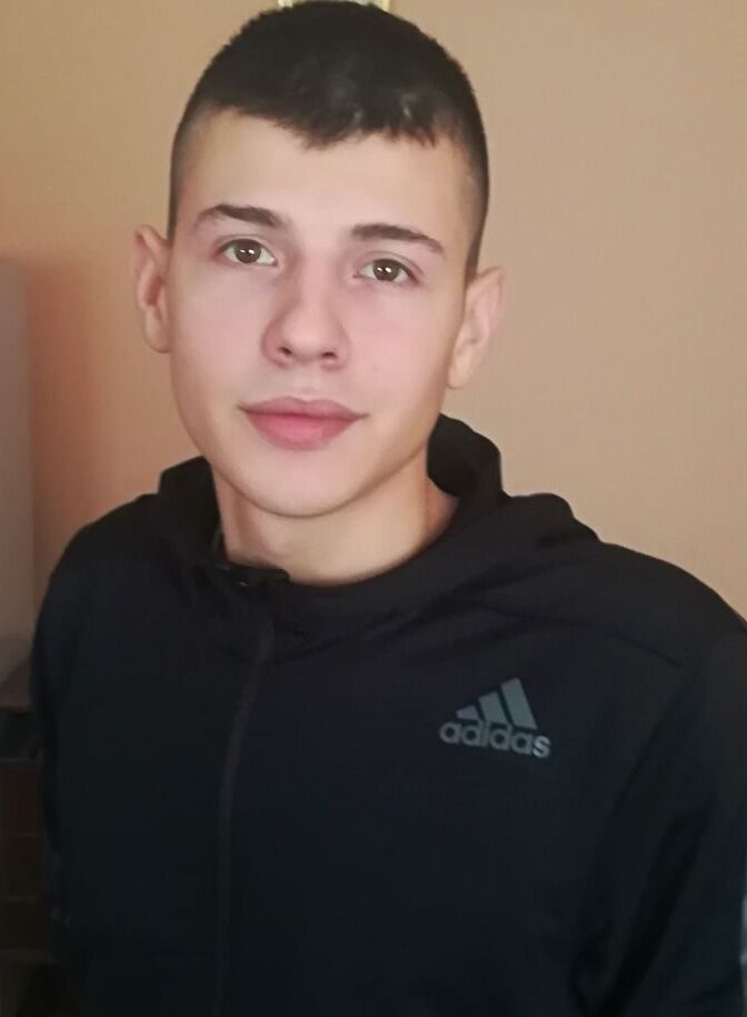  31581574  Jaka, 24 ,    