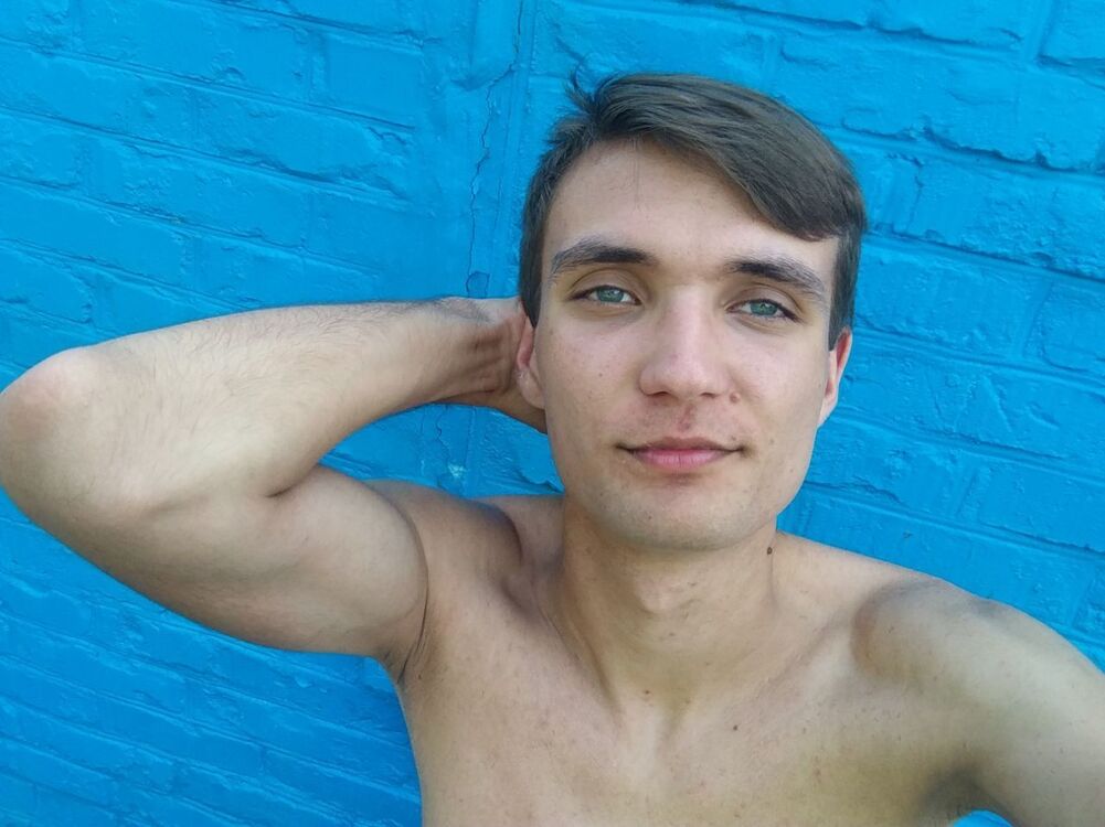  26096594  Anton, 25 ,    