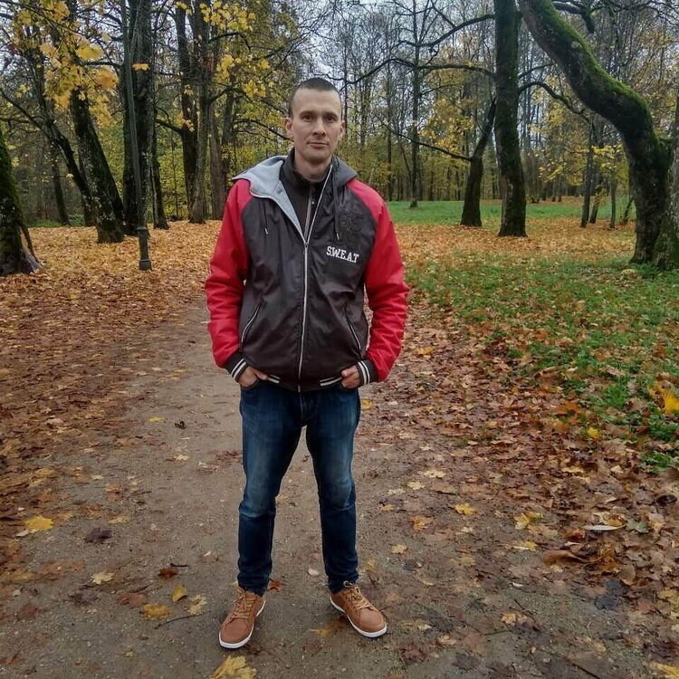  20567814  Alex, 42 ,    