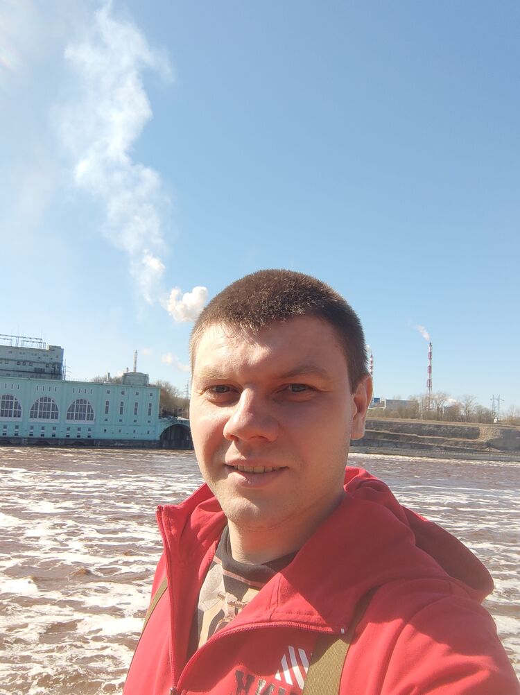  -,   Denis, 32 ,   ,   , c 