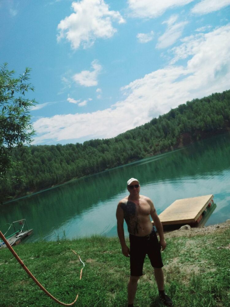 29827784  Artem, 43 ,    