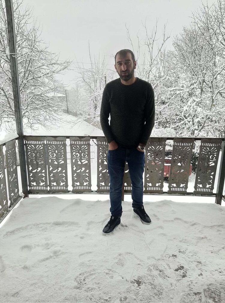  19007264  Gruzin, 40 ,    